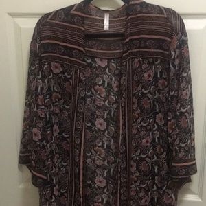 Floral kimono with tassels